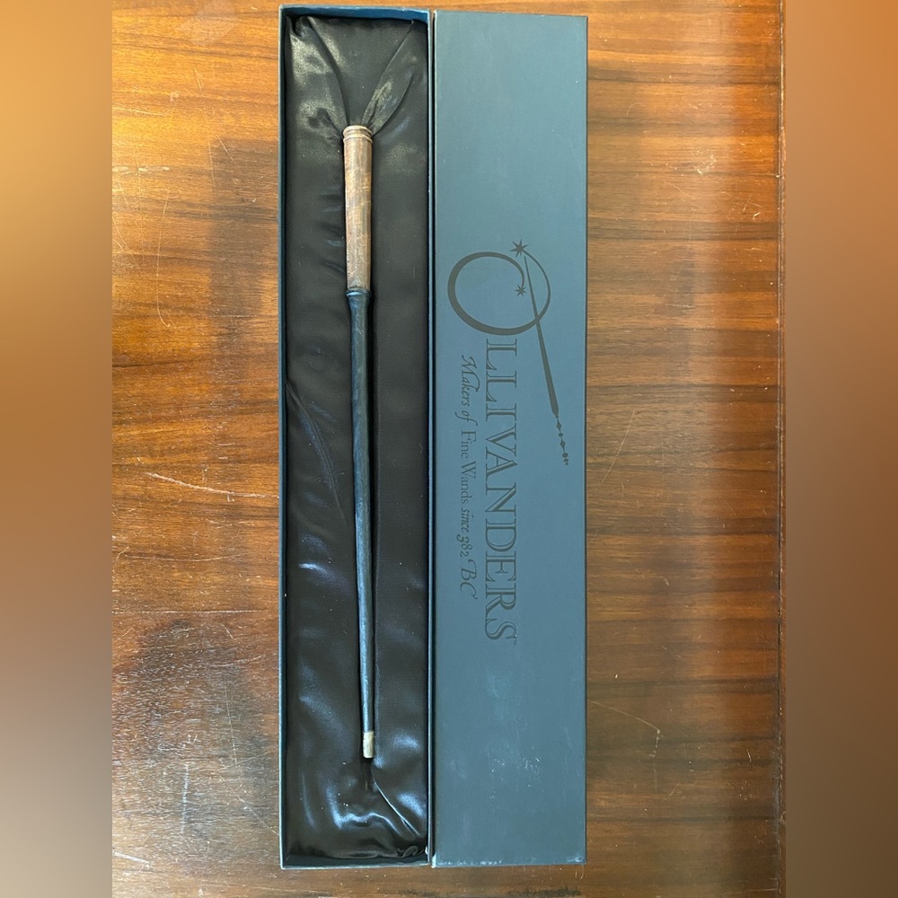 RARE Non-Interactive Hawthorne Wand Wizarding World of HP Universal Studios 2009